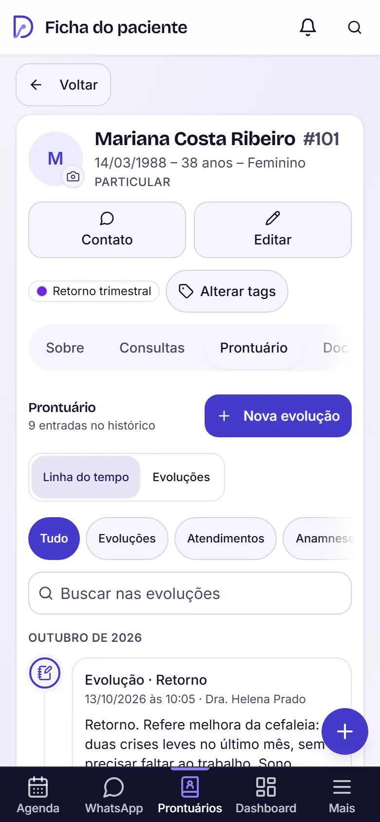 Prontuário de uma paciente no celular, com a linha do tempo e o botão Nova evolução.